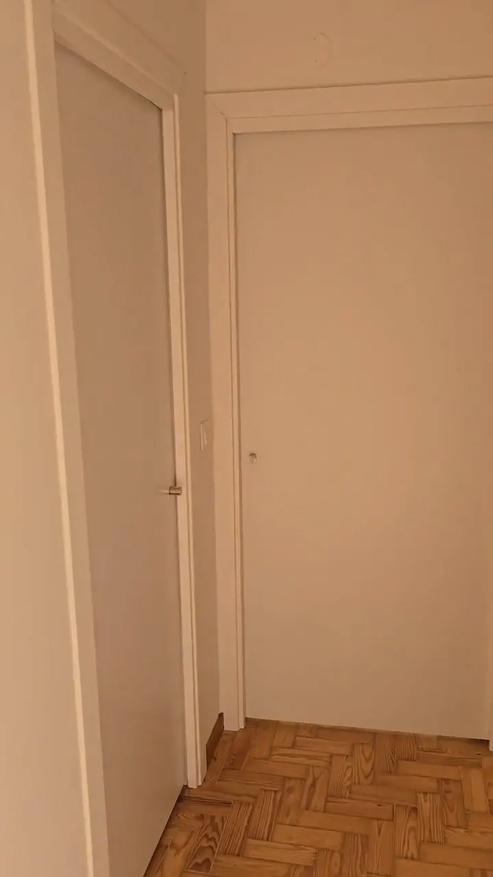 Détail des portes et des huisseries laquées