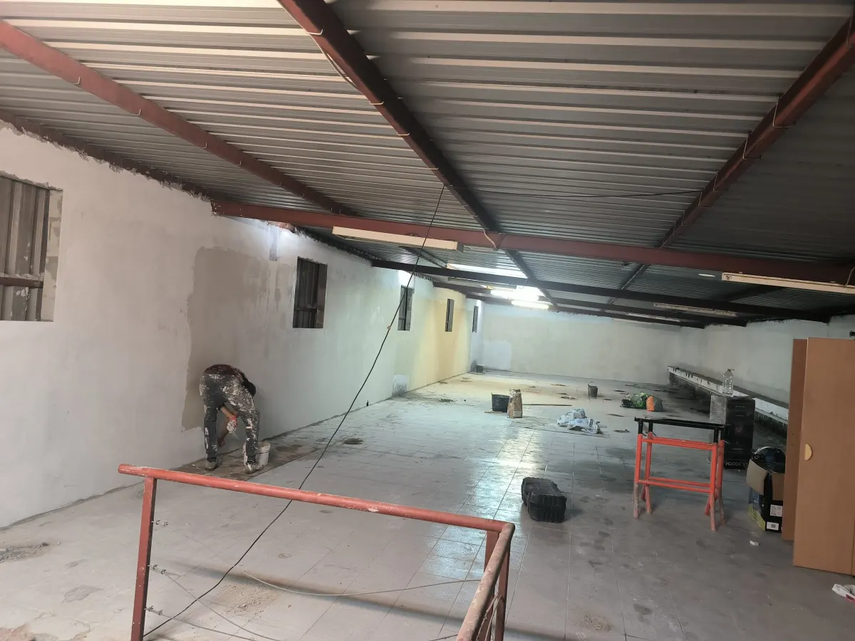 General view of the warehouse during the works