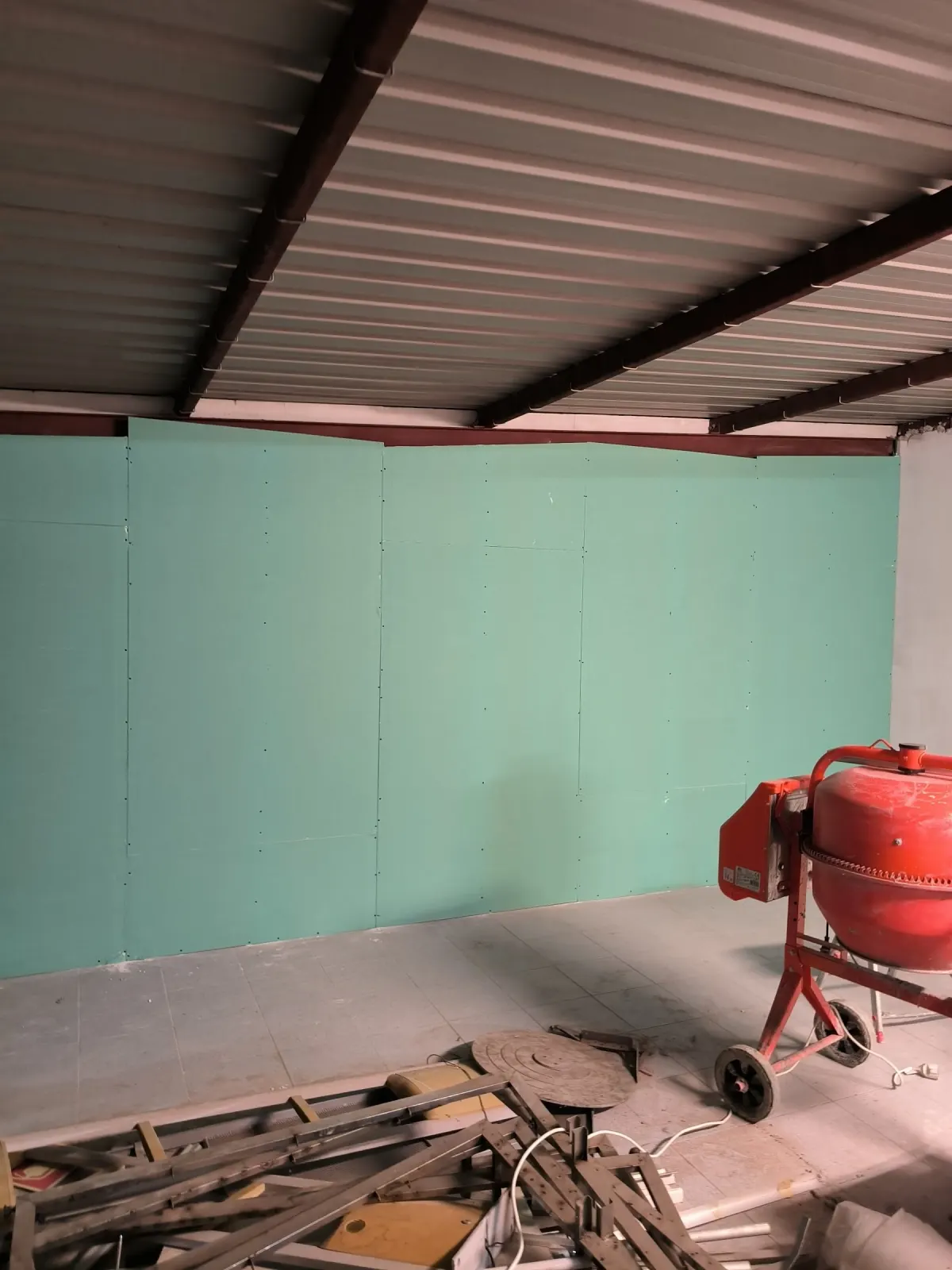 Upward view of the completed plasterboard wall